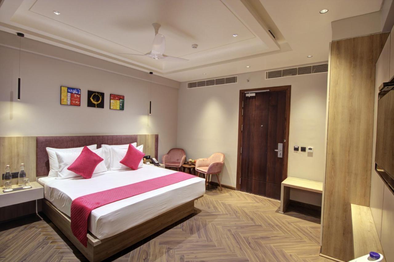 Cygnett Collection K K Hotel Faizābād 外观 照片