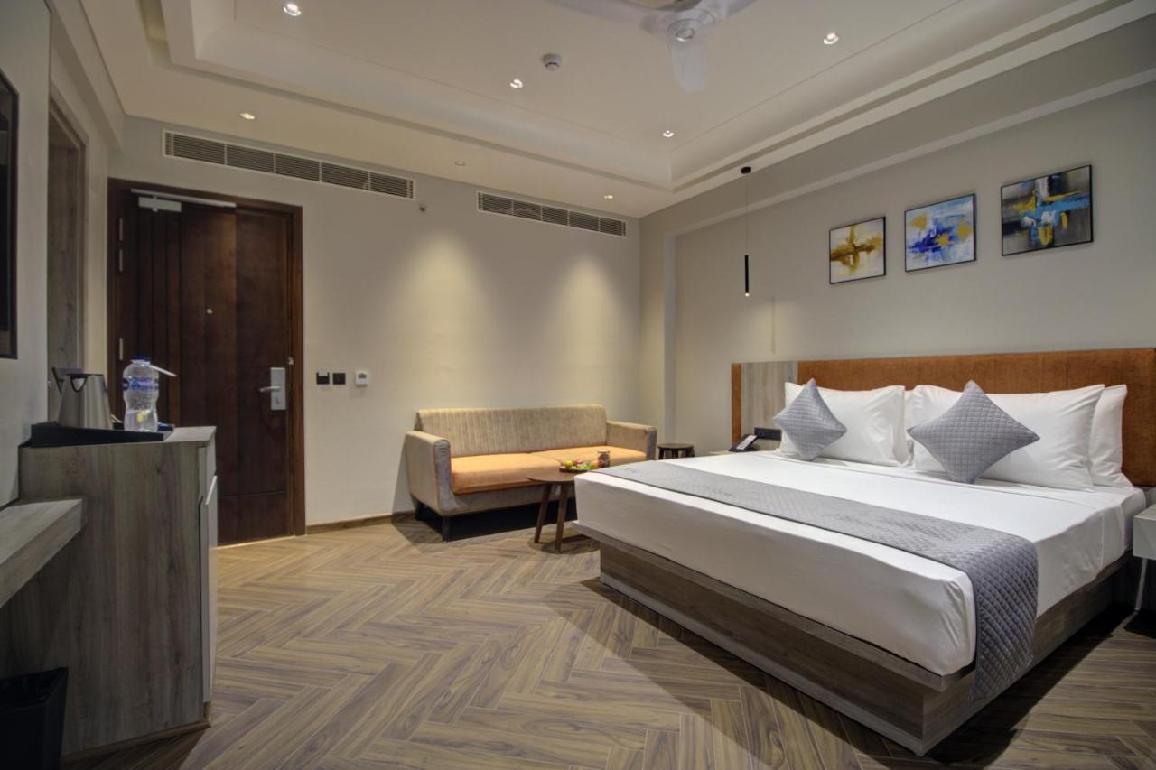 Cygnett Collection K K Hotel Faizābād 外观 照片