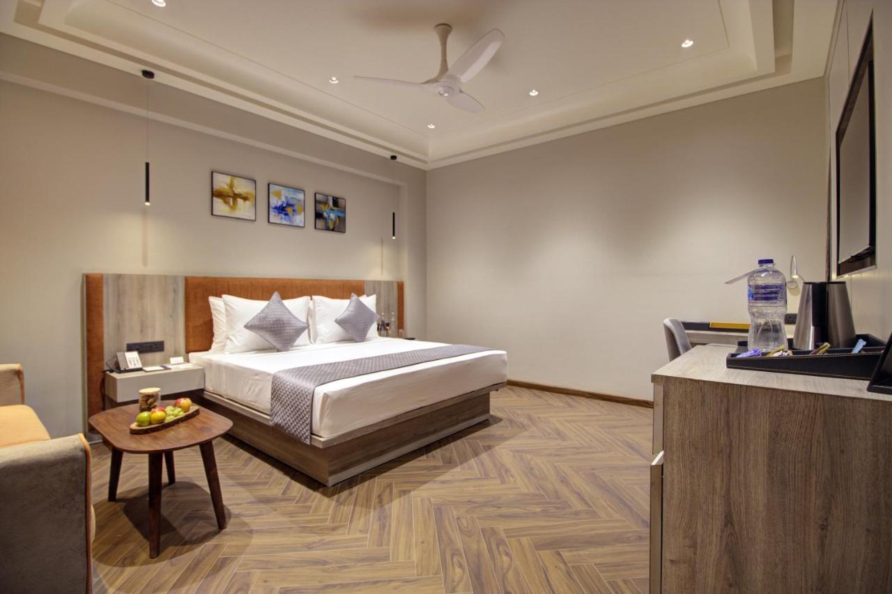 Cygnett Collection K K Hotel Faizābād 外观 照片
