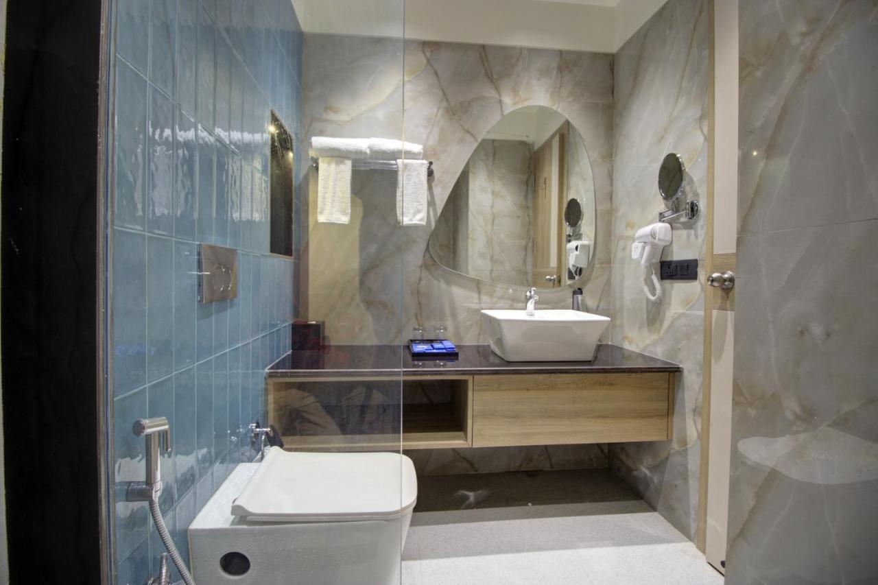 Cygnett Collection K K Hotel Faizābād 外观 照片